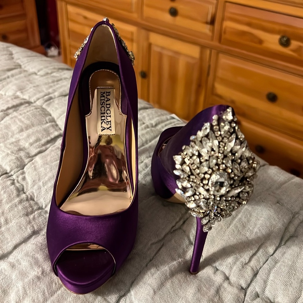 Badgley Mischka peep toe platform jeweled heels